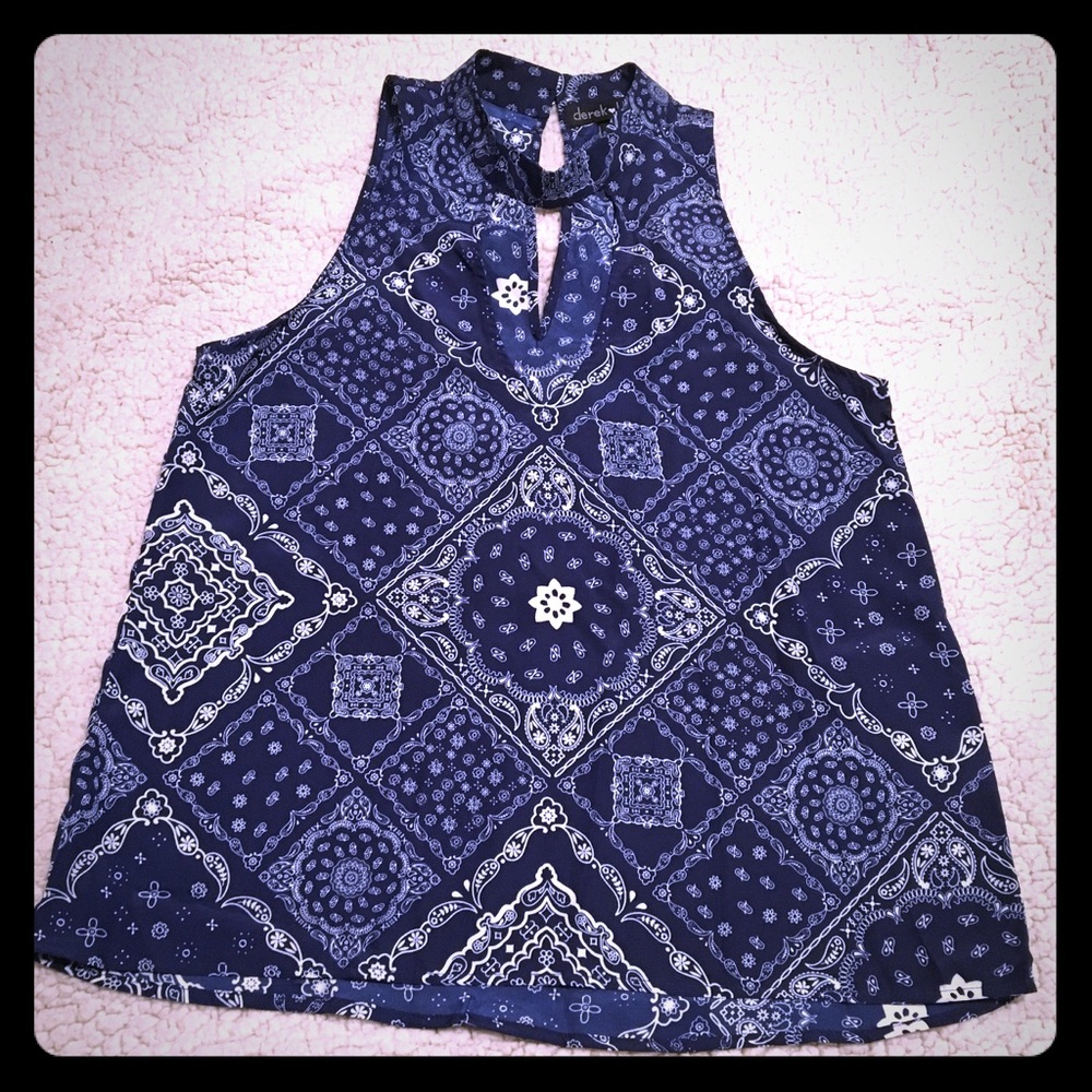 Derek Heart Blue Paisley Sleeveless Top